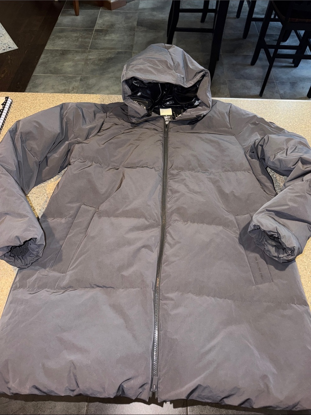 Vuori Mammoth Down Hooded Puffer Parka Coat